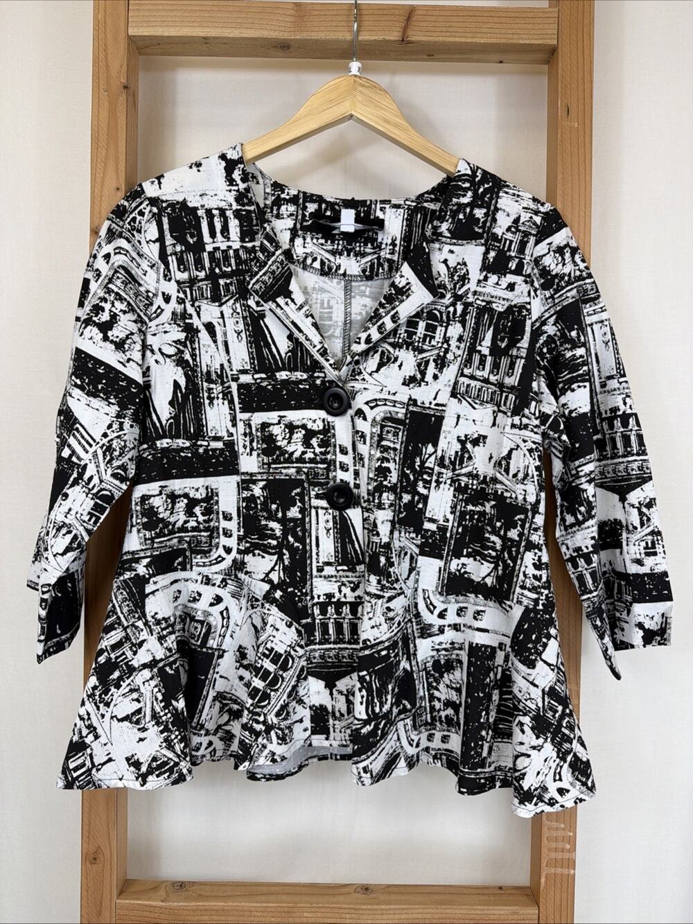 NWT Donna White Black White 3/4 Sleeve Button Up Short Jacket #1420 Size XL